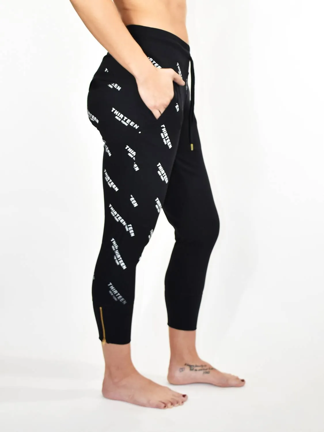 13Ny Contour Crop Jogger In Black