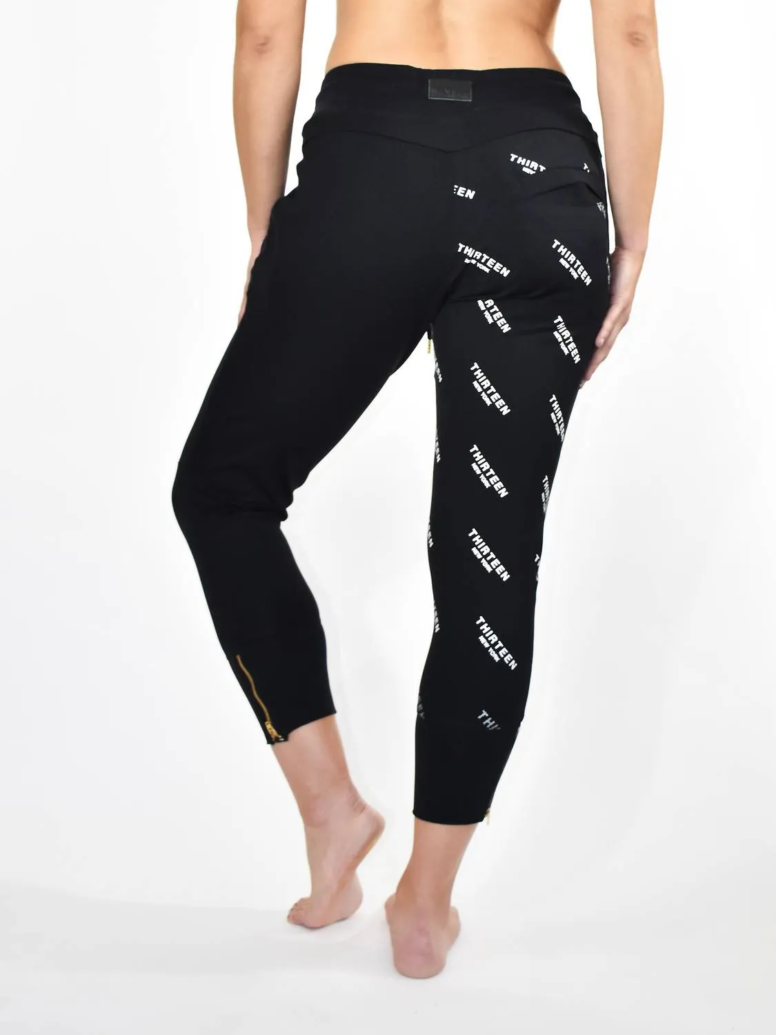 13Ny Contour Crop Jogger In Black