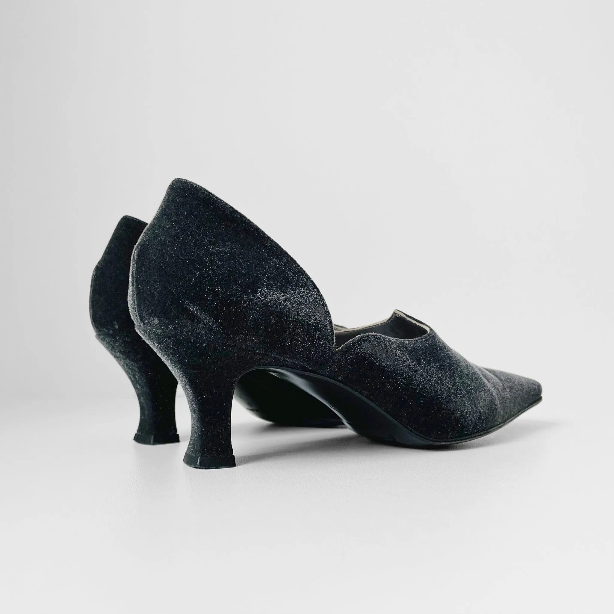 1980s Joan Helpern Charcoal Velvet Low Heel Slip-On Shoes - Sz. 8M