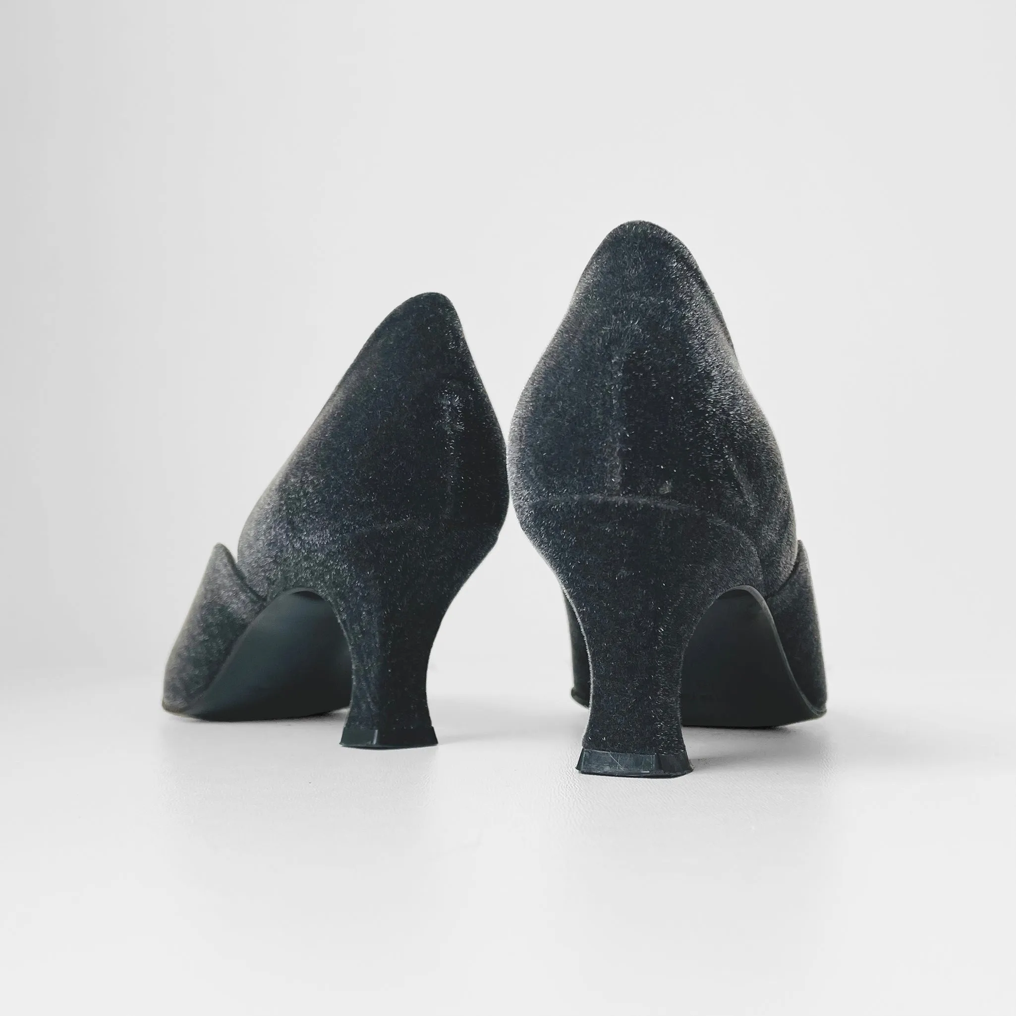 1980s Joan Helpern Charcoal Velvet Low Heel Slip-On Shoes - Sz. 8M