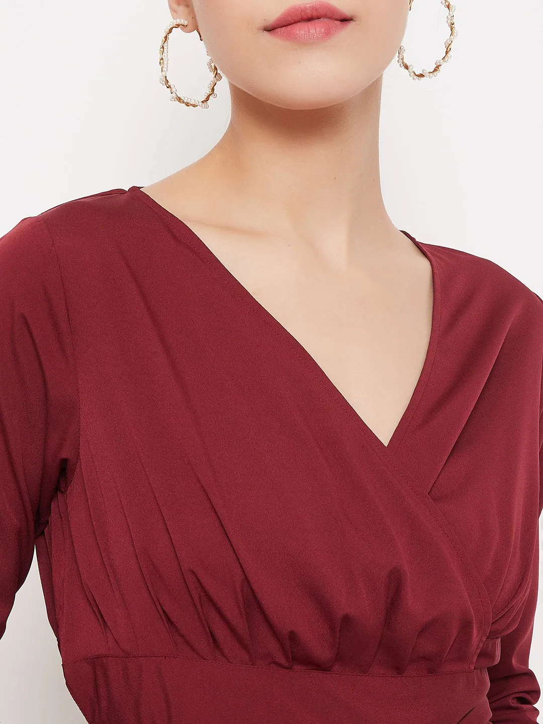 Berrylush Women Solid Maroon V-Neck Wrap Crop Top