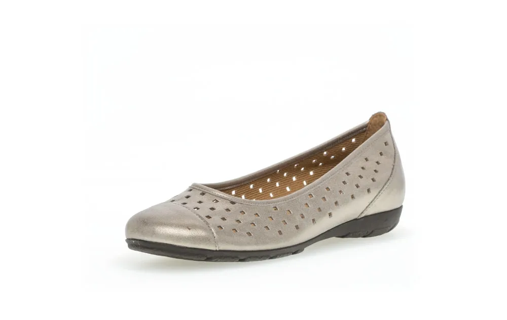 Gabor Ruffle 24.169 Ladies Ballet Pumps