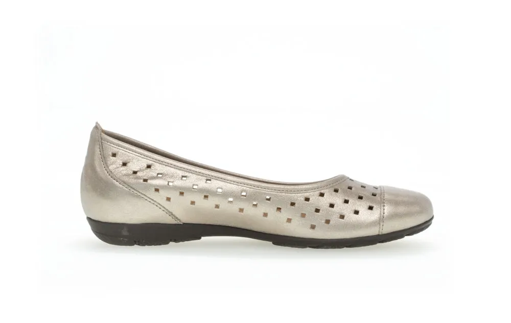 Gabor Ruffle 24.169 Ladies Ballet Pumps