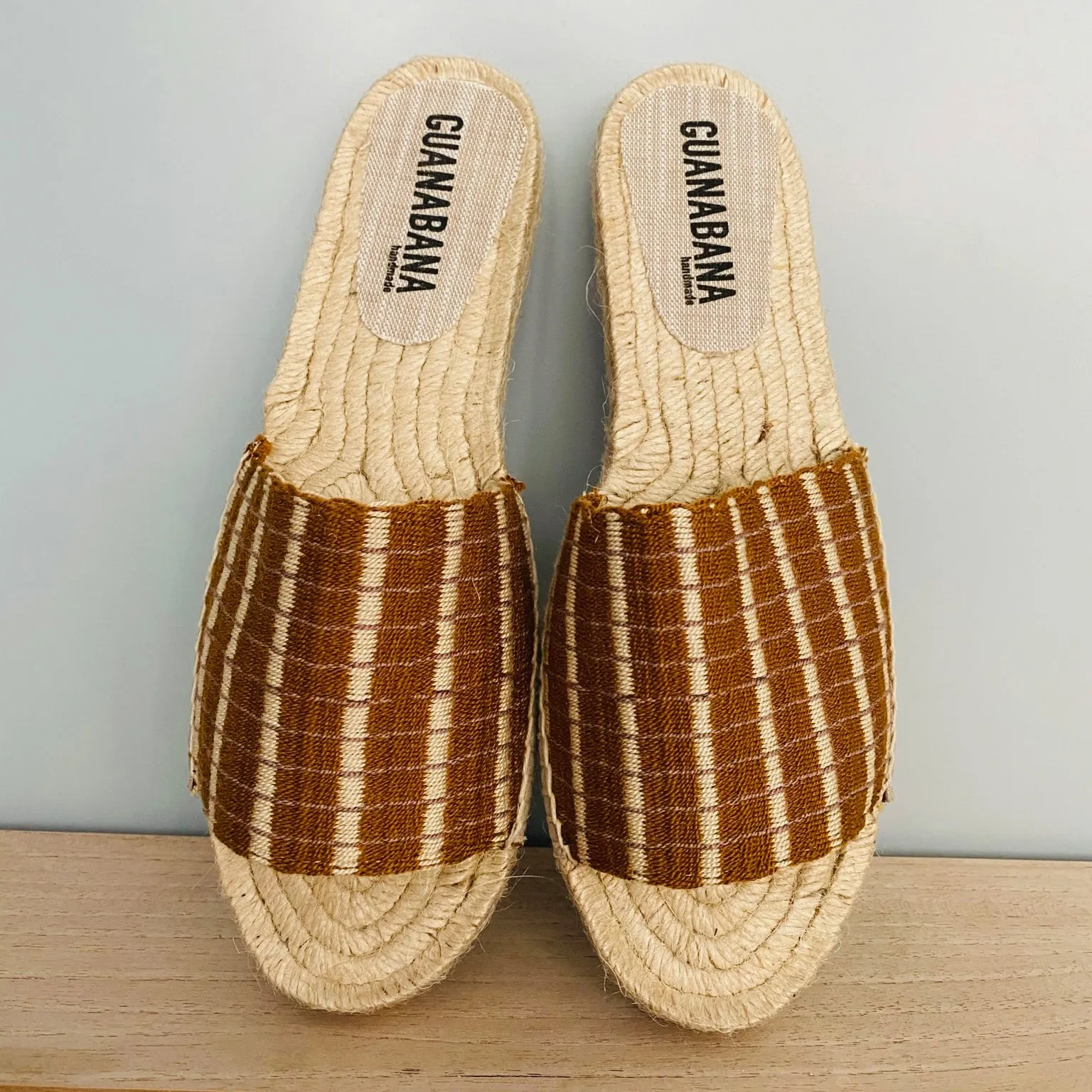 Woven slip on gold